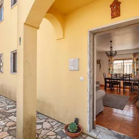 Holiday home Ninestories Baleal
